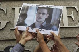 Edward Snowden ຖອນຄືນໃບຮ້ອງຂໍ ລົບໄພຢູ່ລັດເຊຍ